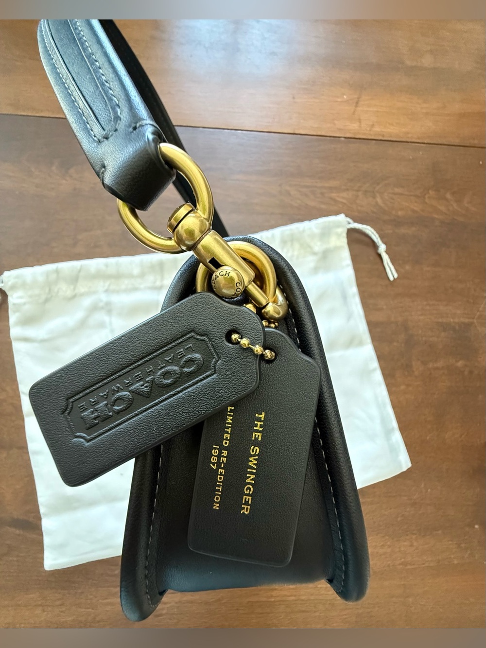 Coach Swinger 20 Black & Brass EUC - Style No. C2643 - Picture 10 of 12